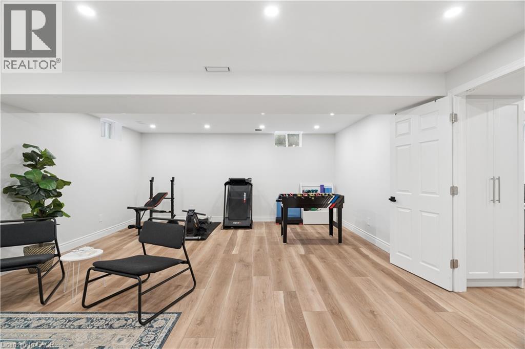 27 SPRUCE Boulevard - Image 31