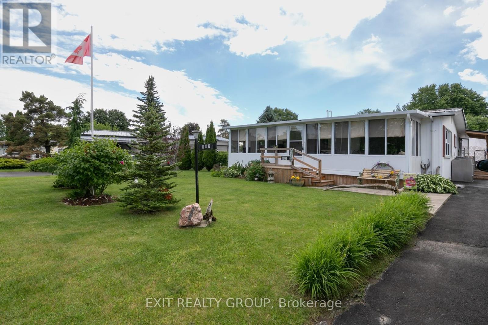 107 EASTVIEW BOULEVARD - 2