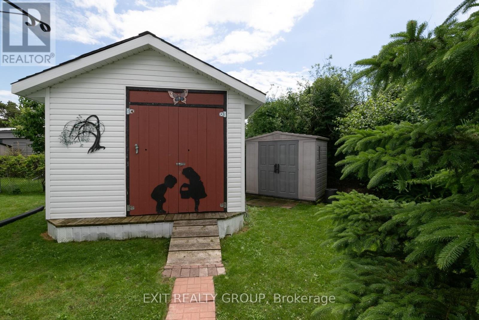 107 EASTVIEW BOULEVARD - 25