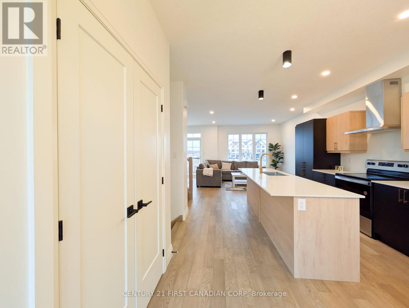 #38 235 KENNINGTON WAY - Image 16