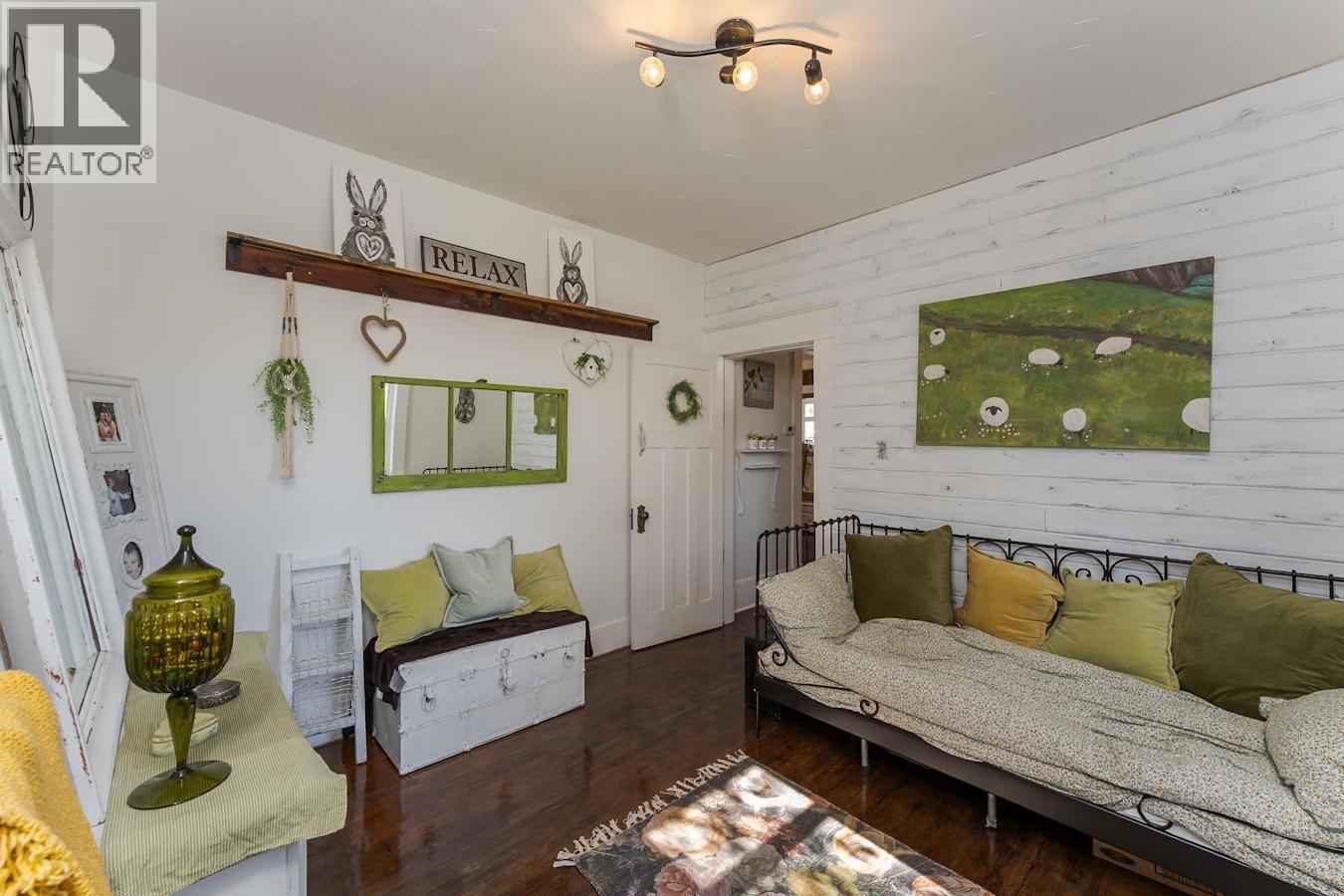 Photo 17 of 41 — 1787 7TH AVENUE · Prince George, BC