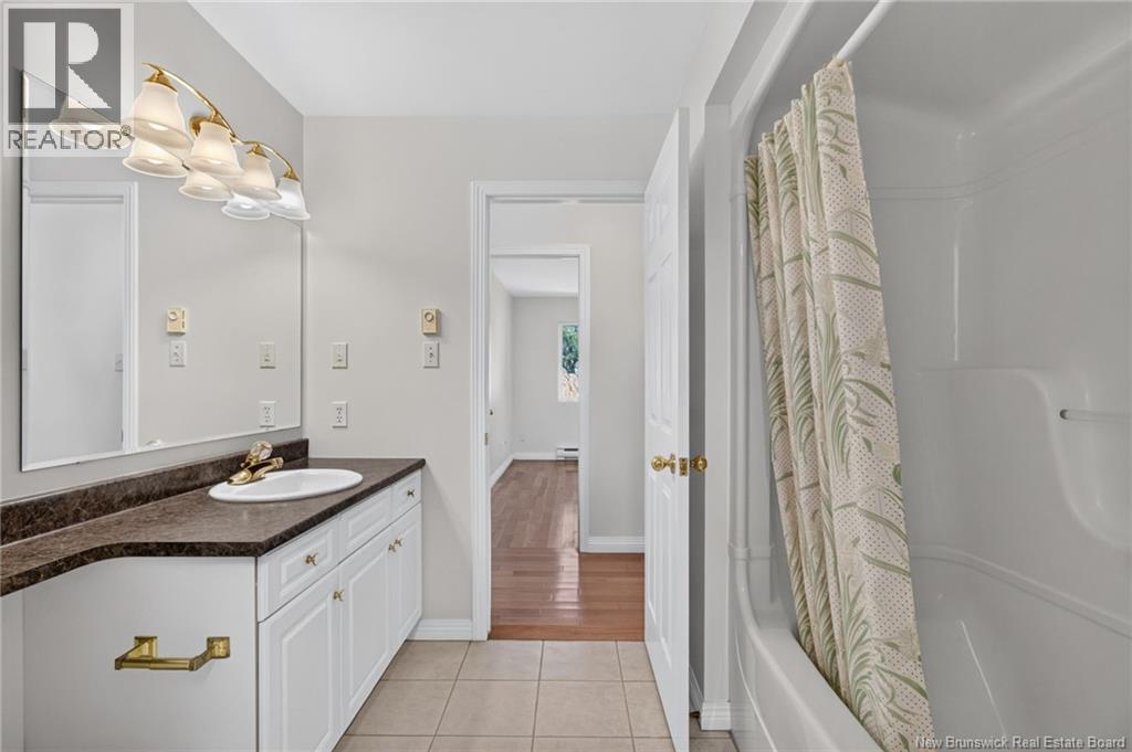 268-180 Acadie - Image 32