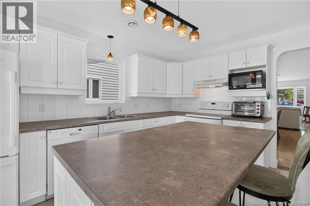 268-180 Acadie - Image 23