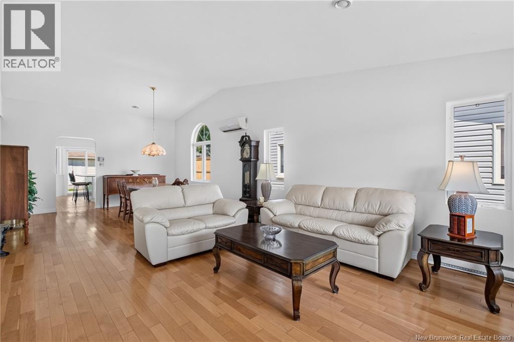 268-180 Acadie - Image 12