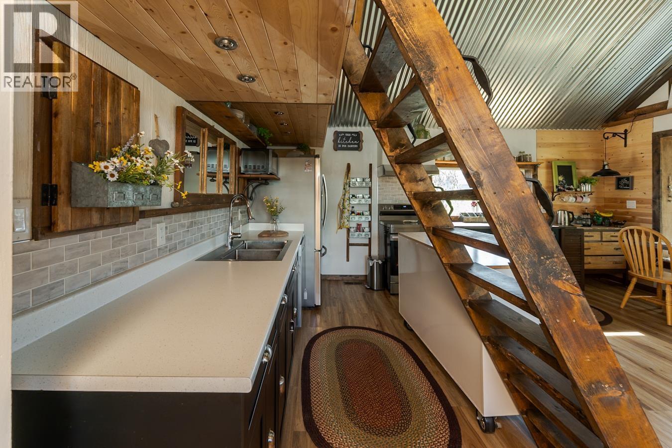 Photo 28 of 41 — 1787 7TH AVENUE · Prince George, BC