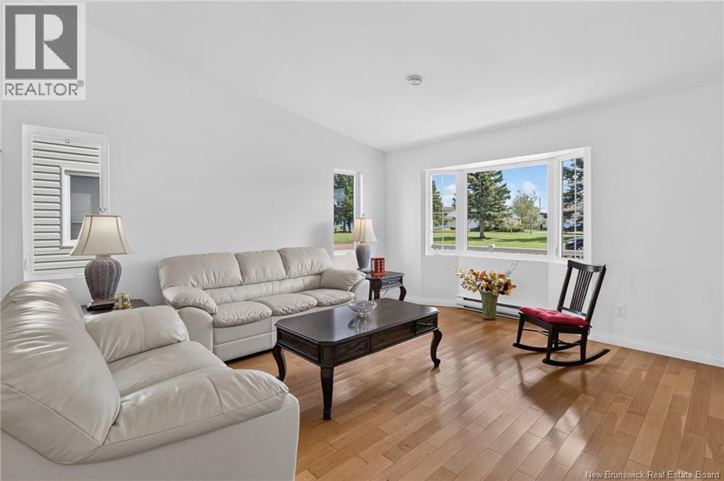 268-180 Acadie - Image 14