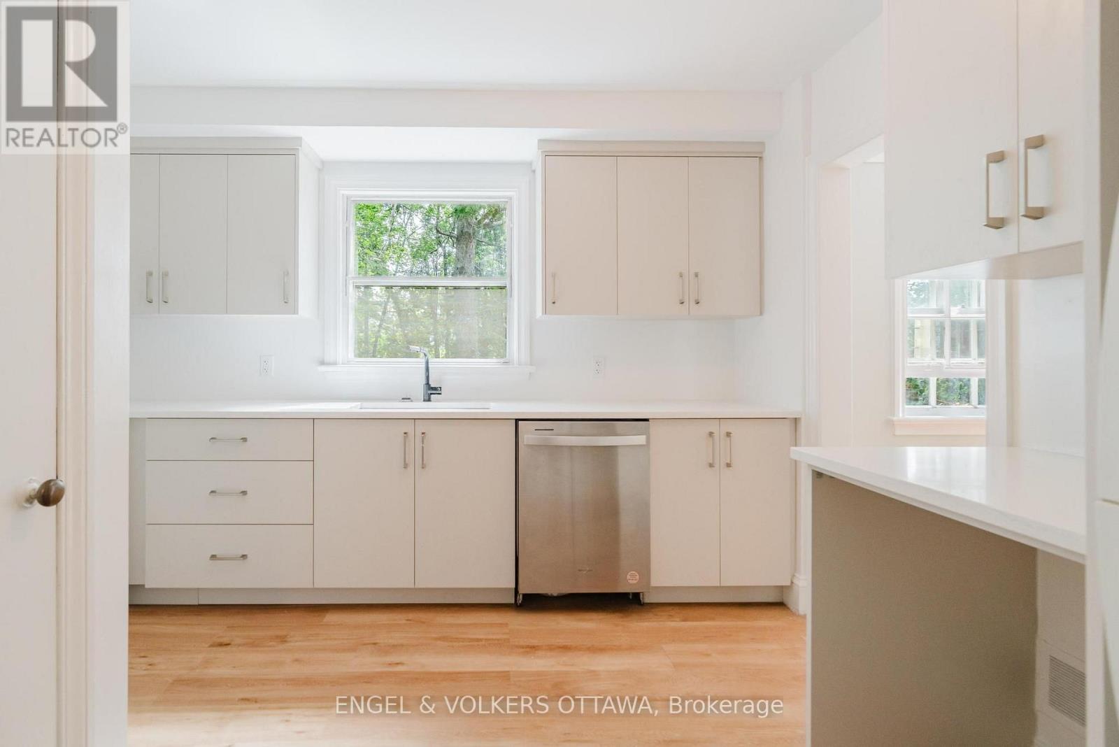 Photograph of 2028 CARLING AVENUE