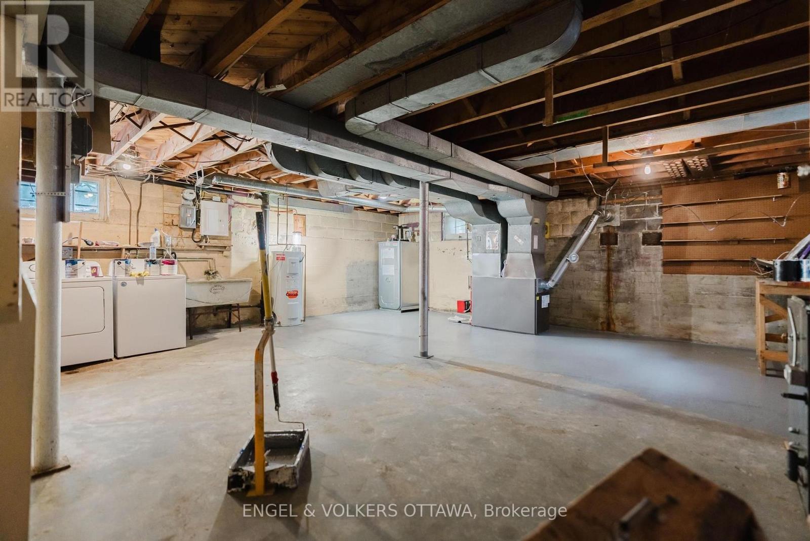 Photograph of 2028 CARLING AVENUE