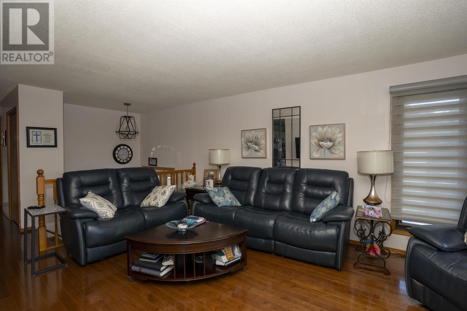 224 London DR - Image 4