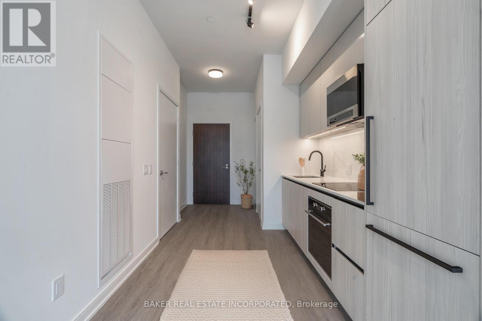 #907 425 FRONT STREET E - 5