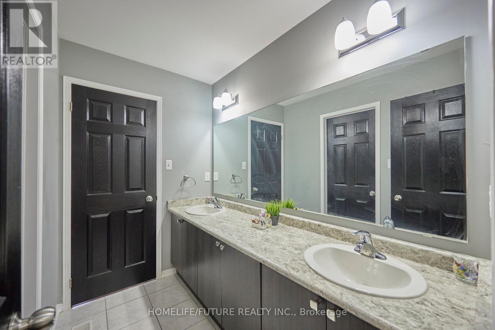 2549 SNOW KNIGHT DRIVE - 37