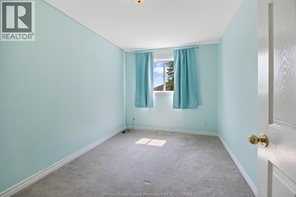 1015 KING CHARLES - Image 11