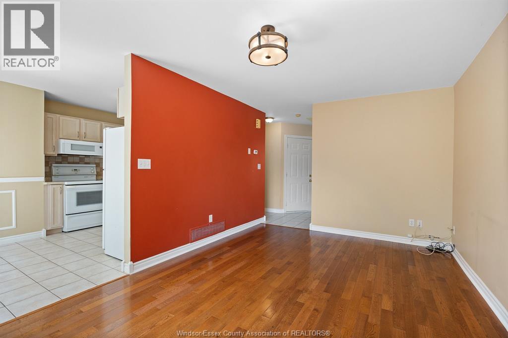 1015 KING CHARLES - Image 3