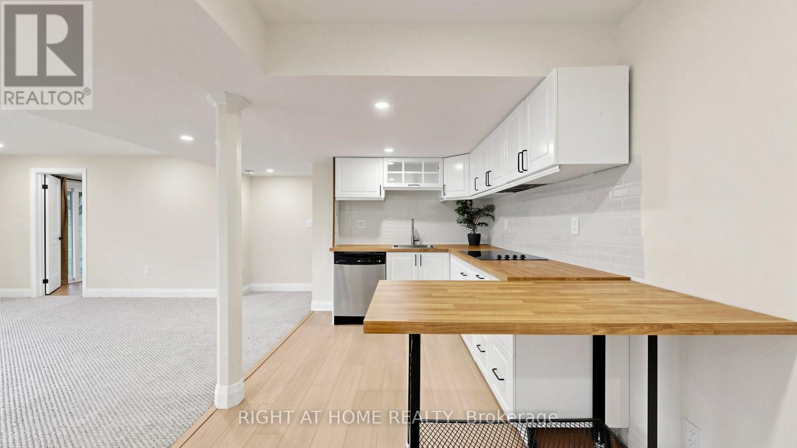 14 DIXON COURT - Image 37