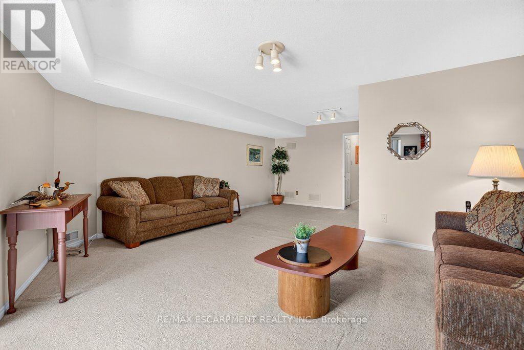 #8 2136 OLD LAKESHORE ROAD - Image 29