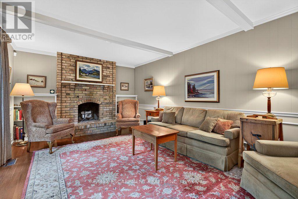 1975 STERLING PLACE - 19