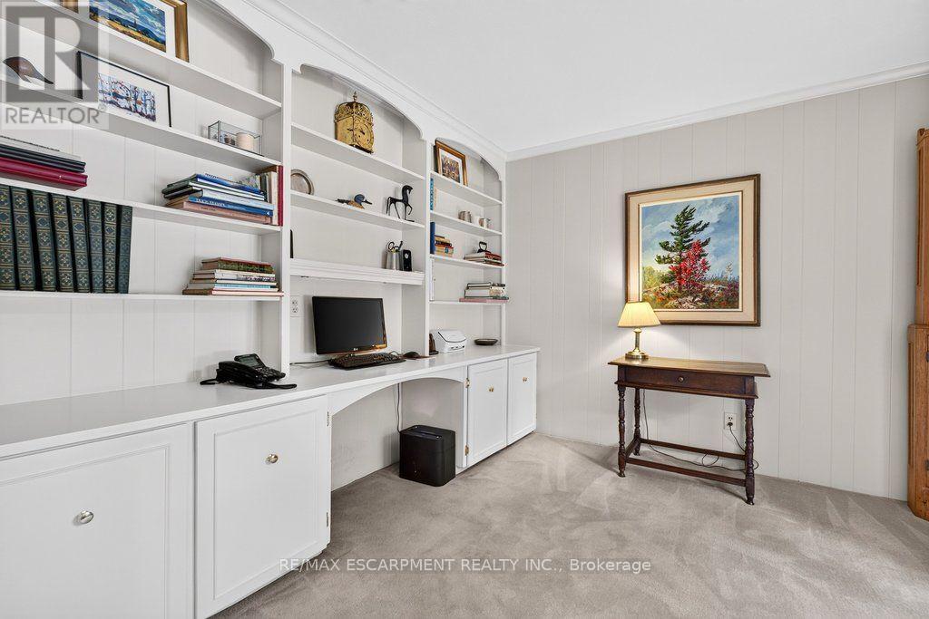 1975 STERLING PLACE - 22