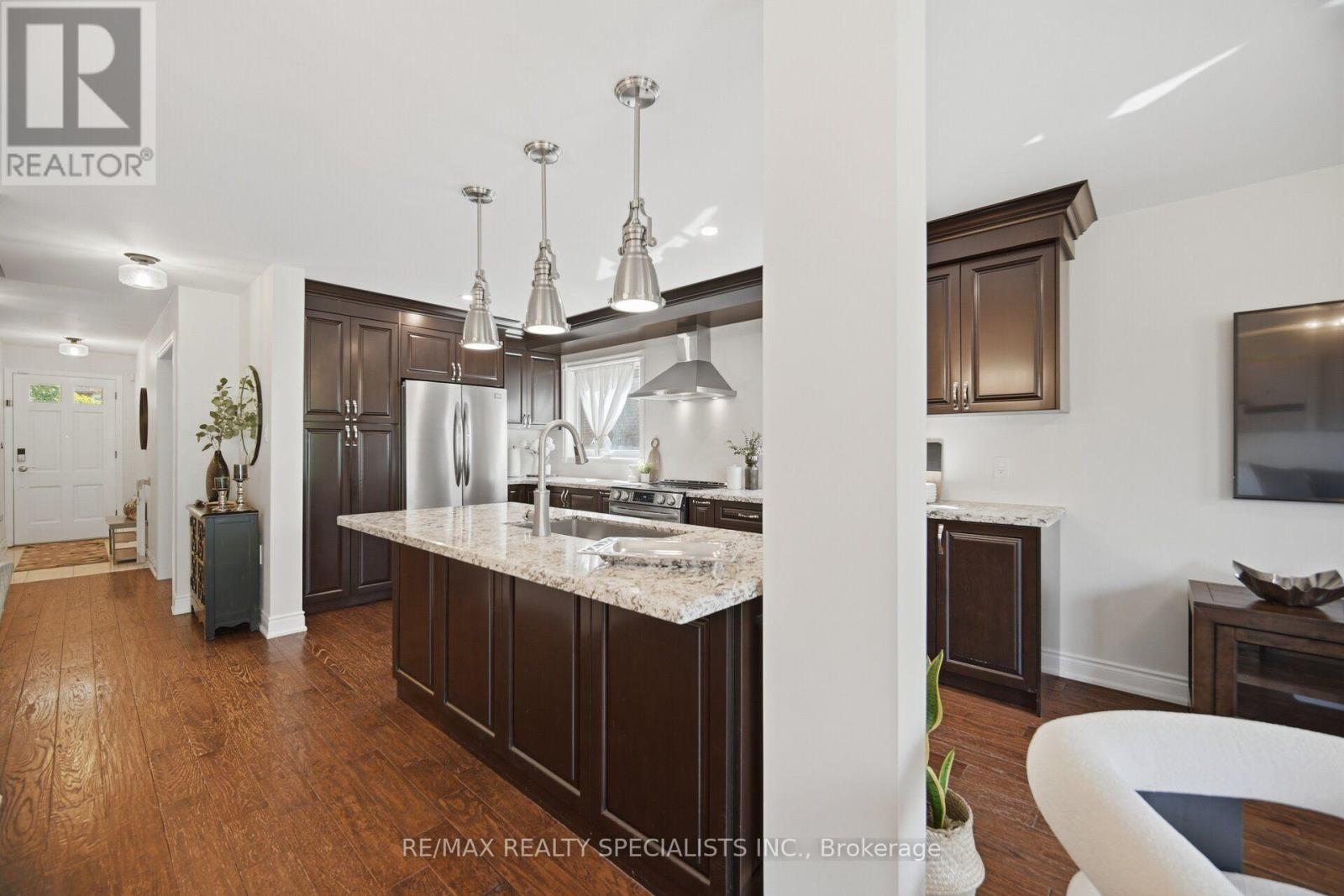 1106 HIGHGATE PLACE - 6