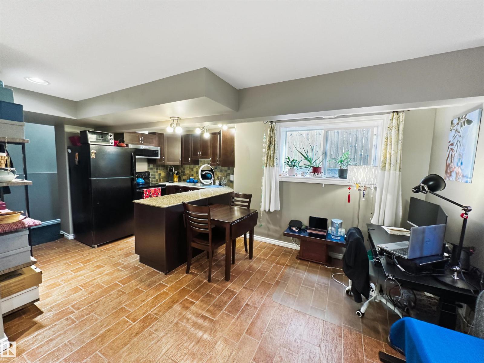 6515 37 AV - Image 41