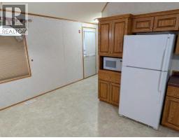 Bedroom - 211 Railway Avenue, Coaldale, AB T1M0A8 Photo 8