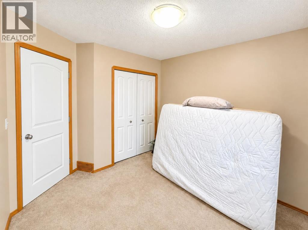 Listing photo – 4507 74 Street, Camrose