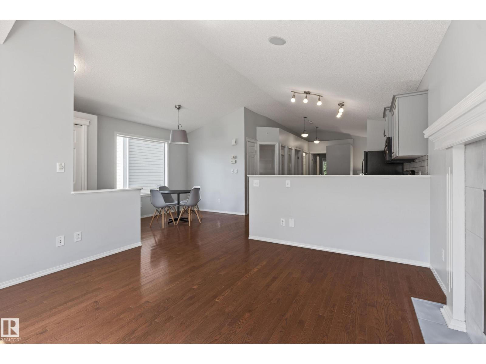 7815 14 AV SW - Image 17