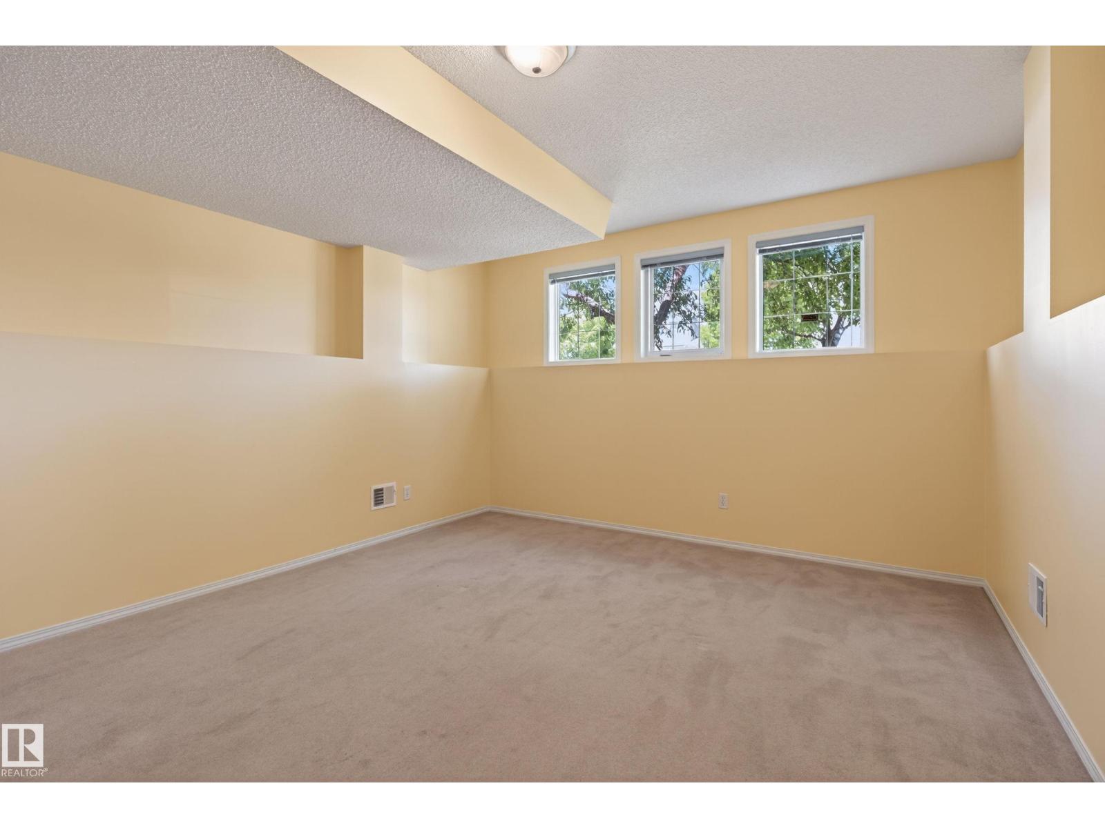 7815 14 AV SW - 31