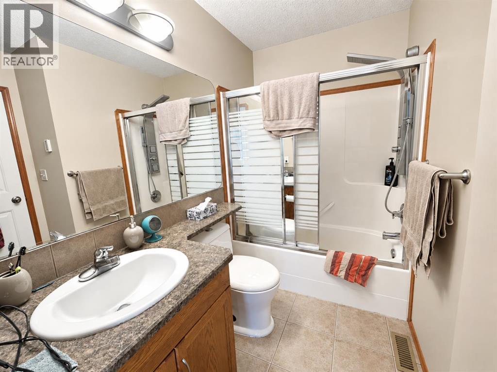 Listing photo – 4507 74 Street, Camrose