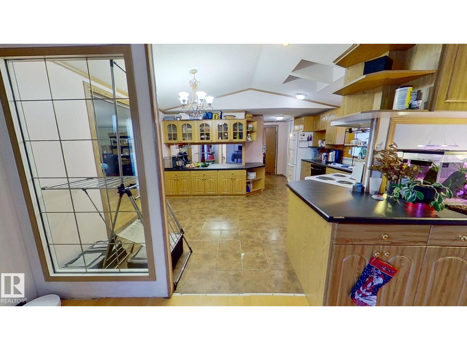 2958 Lakewood Dr NW NW photo 5 — MLS® E4469749