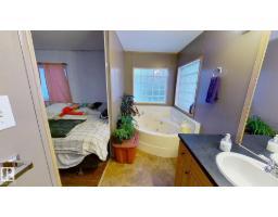 2958 Lakewood Dr Nw Nw, Edmonton, AB T5S1T7 Photo 16