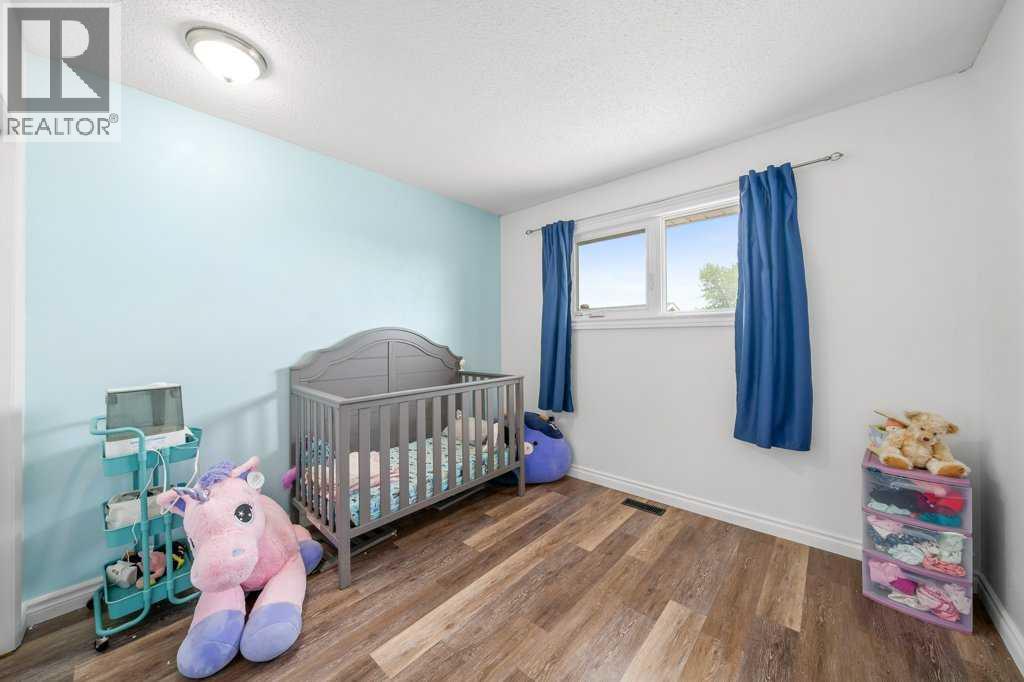 130 Hull Crescent NE - Image 14