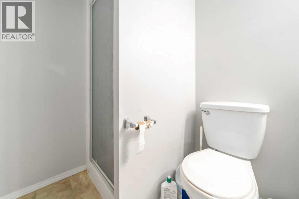 130 Hull Crescent NE - Image 23