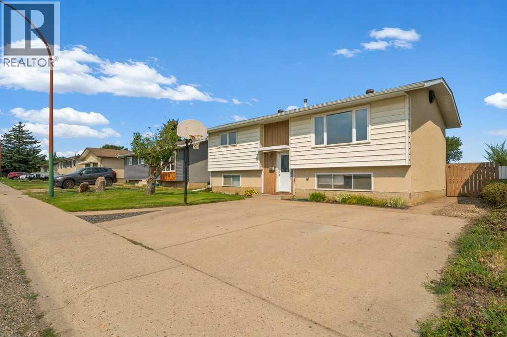 130 Hull Crescent NE - Image 3