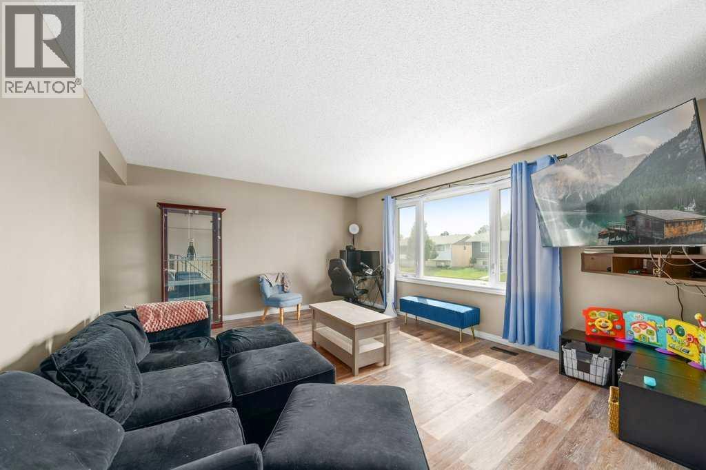130 Hull Crescent NE - Image 6
