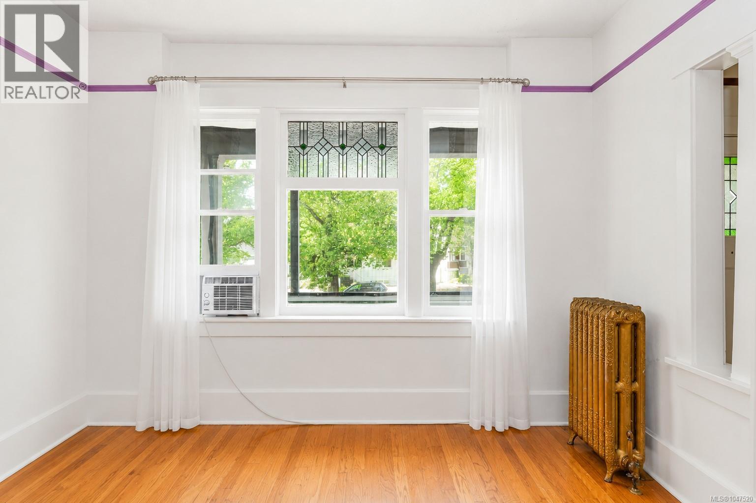 2833 Colquitz Ave - 12