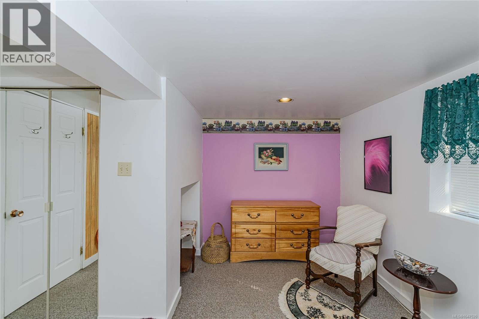 2833 Colquitz Ave - 29