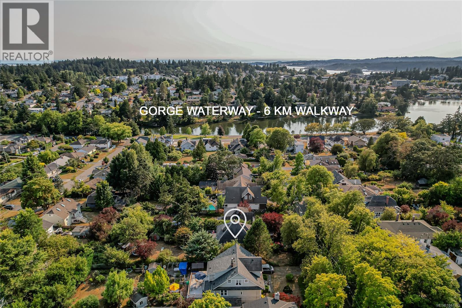  2833 Colquitz Avenue, Saanich