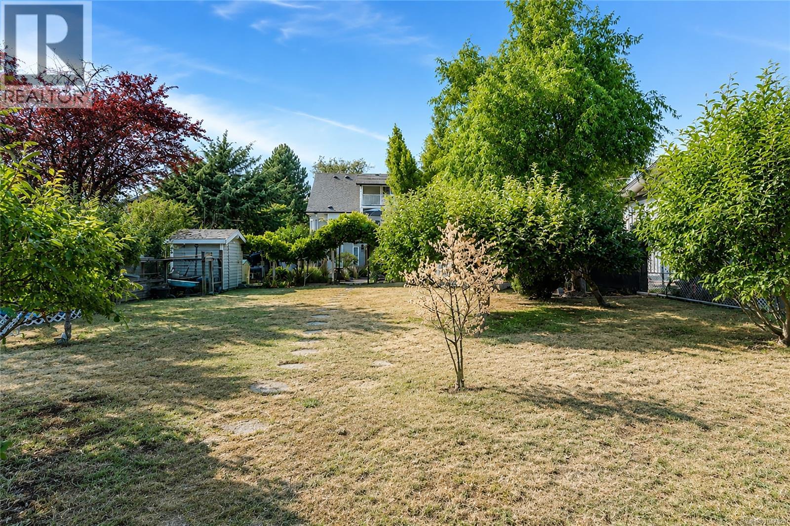  2833 Colquitz Avenue, Saanich