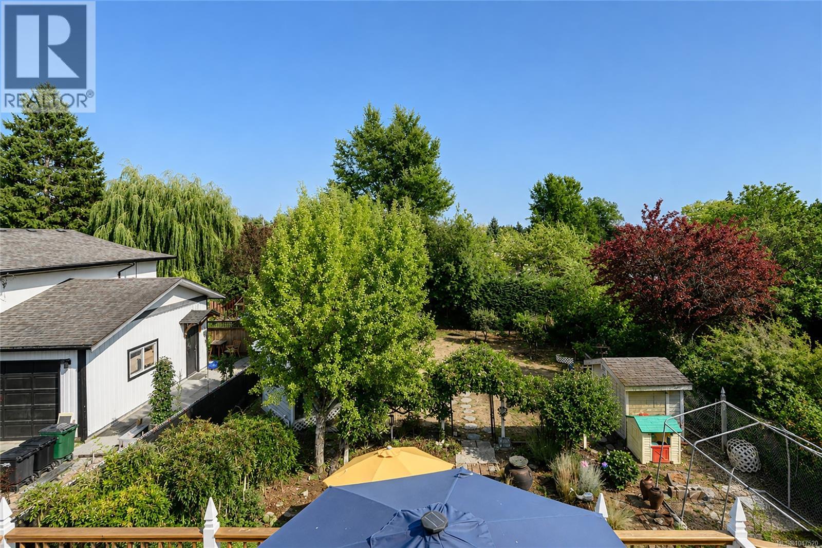  2833 Colquitz Avenue, Saanich