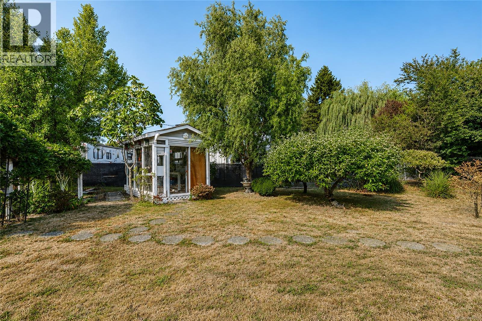  2833 Colquitz Avenue, Saanich