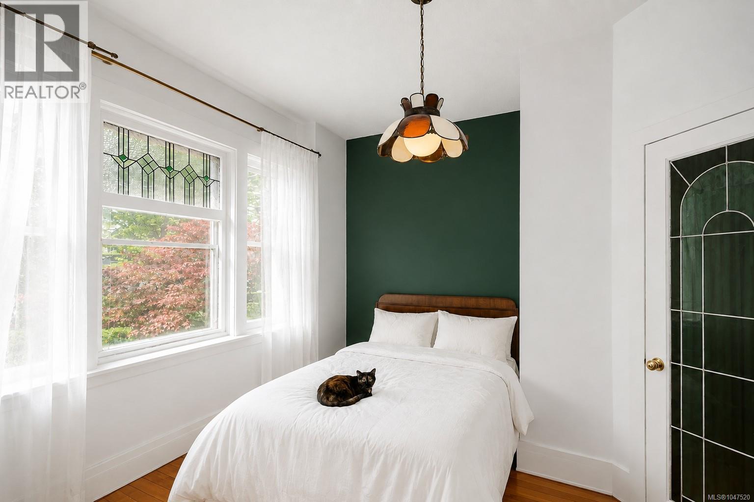  2833 Colquitz Avenue, Saanich