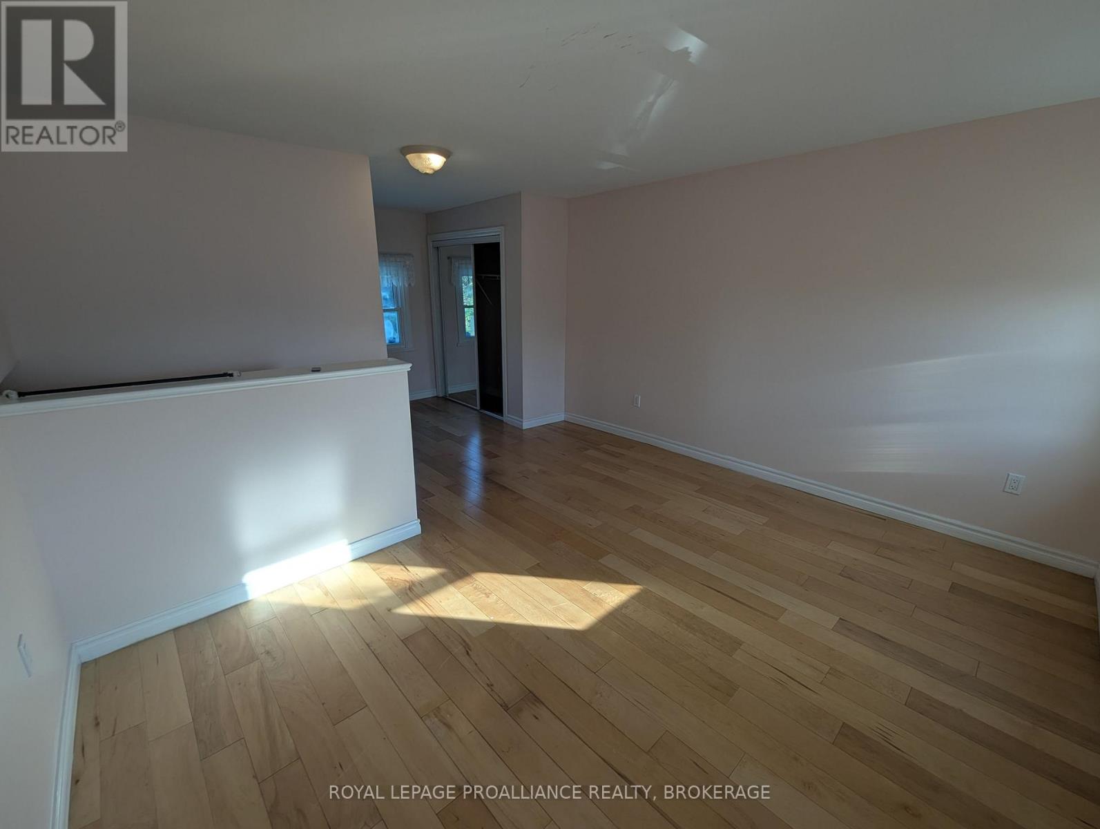 1105 MONTREAL STREET - Image 13