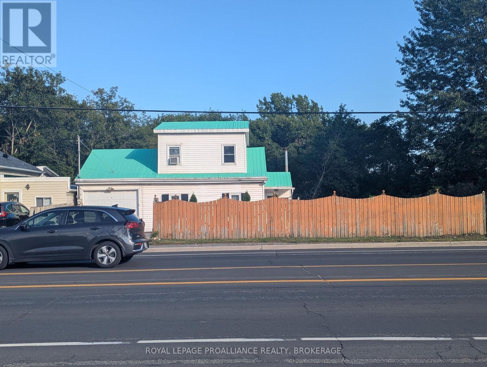 1105 MONTREAL STREET - Image 3