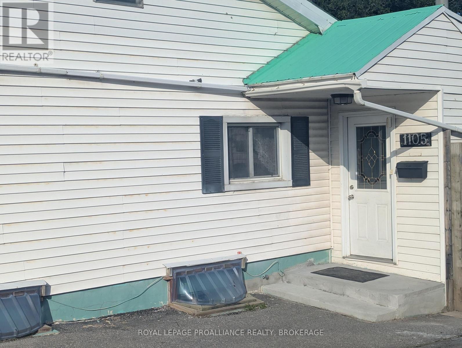 1105 MONTREAL STREET - Image 31