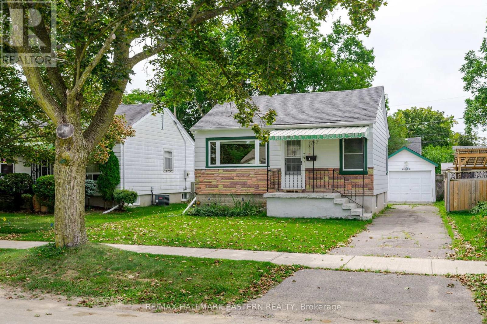 767 DUFFUS STREET - 1