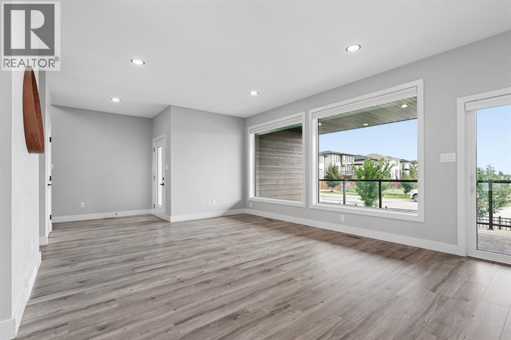 304 Grassland Boulevard W - Image 13
