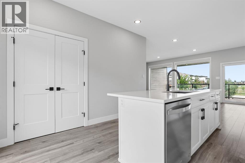 304 Grassland Boulevard W - Image 12