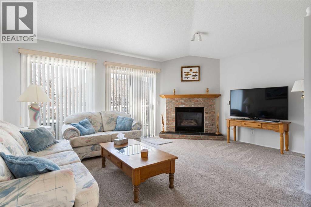 303 De Foras Close NW - 8