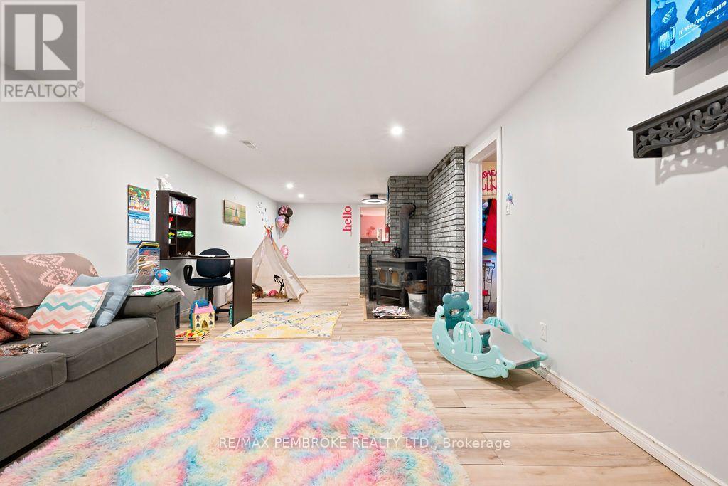 393 BIGGS ROAD - 14