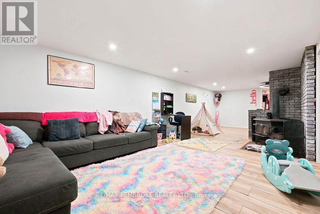 393 BIGGS ROAD - Image 16